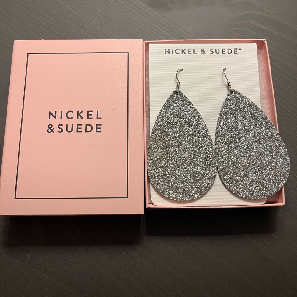 NIB Nickel & Suede Silver Sparkle Teardrops - Size M